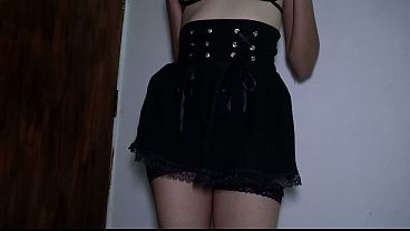 Amateur Wife Spreads Her Ass Waiting For Husband